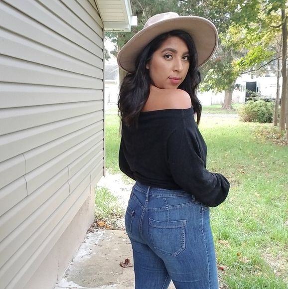 FLASHSALE⚡JUST FOR FUN BLACK OFF SHOULDER SWEATER - Picture 3 of 16